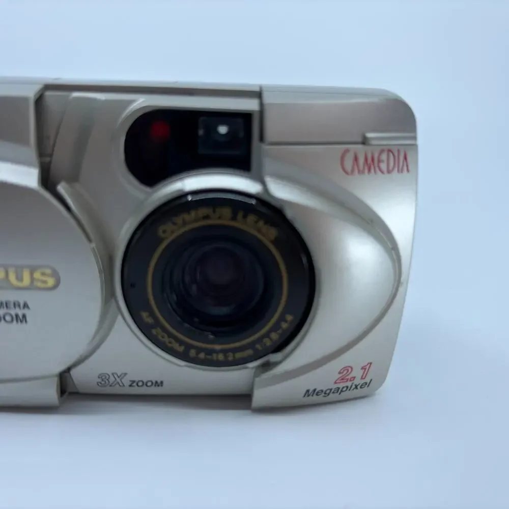 Olympus Camedia D-490 Zoom 2.1MP Digital Camera 3X Optical Zoom For Parts